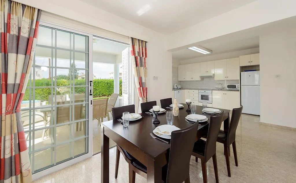 Merab Center Villas 아이아 나파