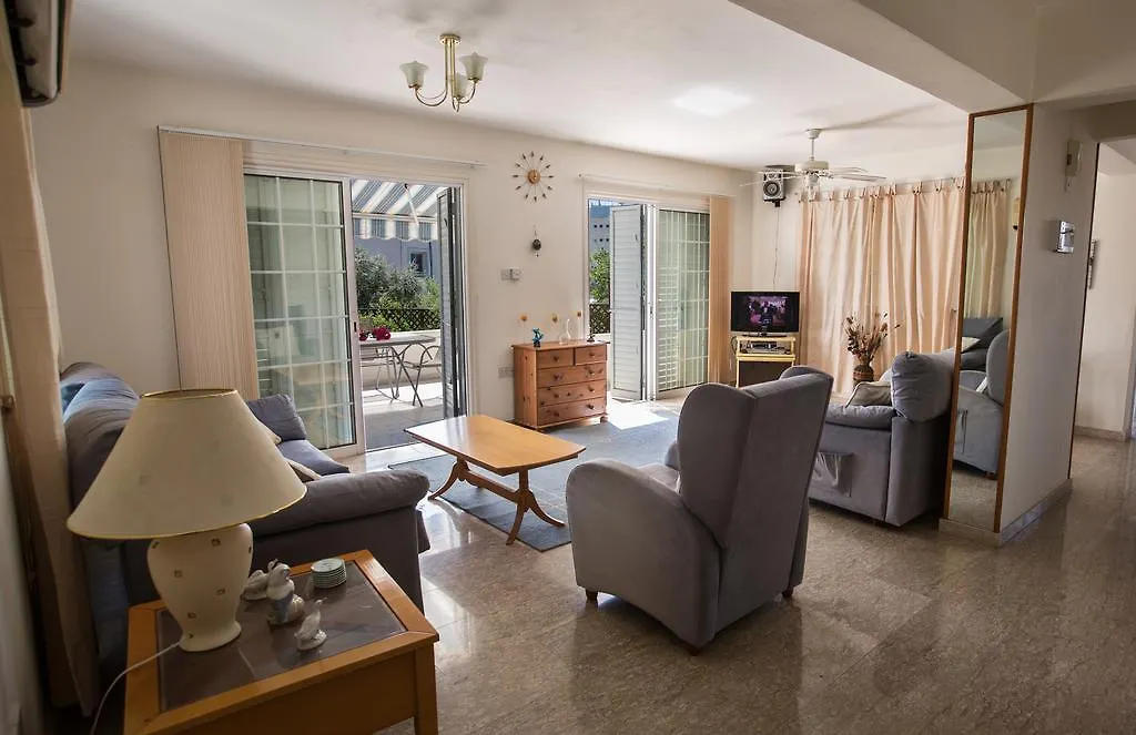 Merab Center Villas 아이아 나파
