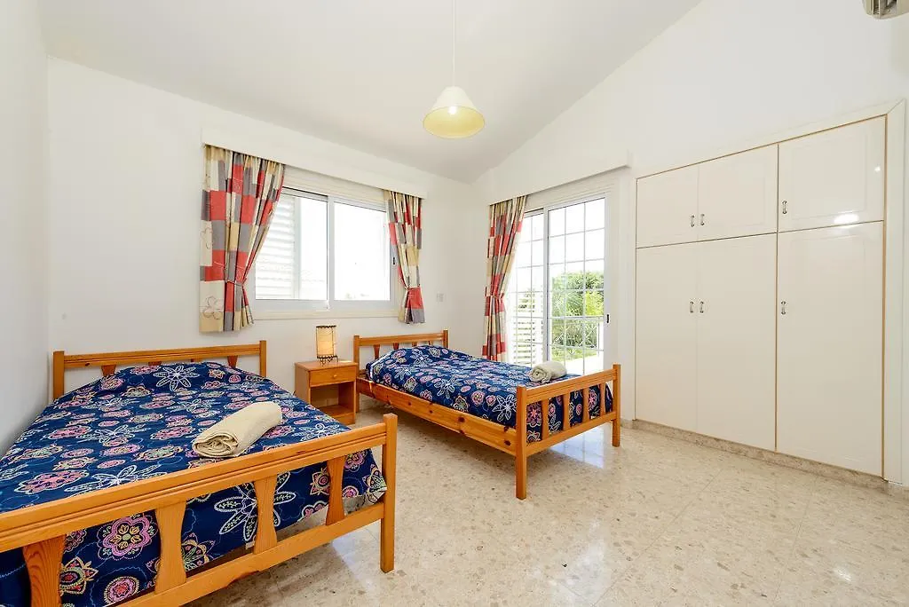 Merab Center Villas 아이아 나파 키프로스
