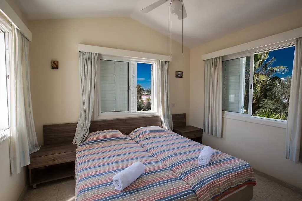 Merab Center Villas 아이아 나파 0*,