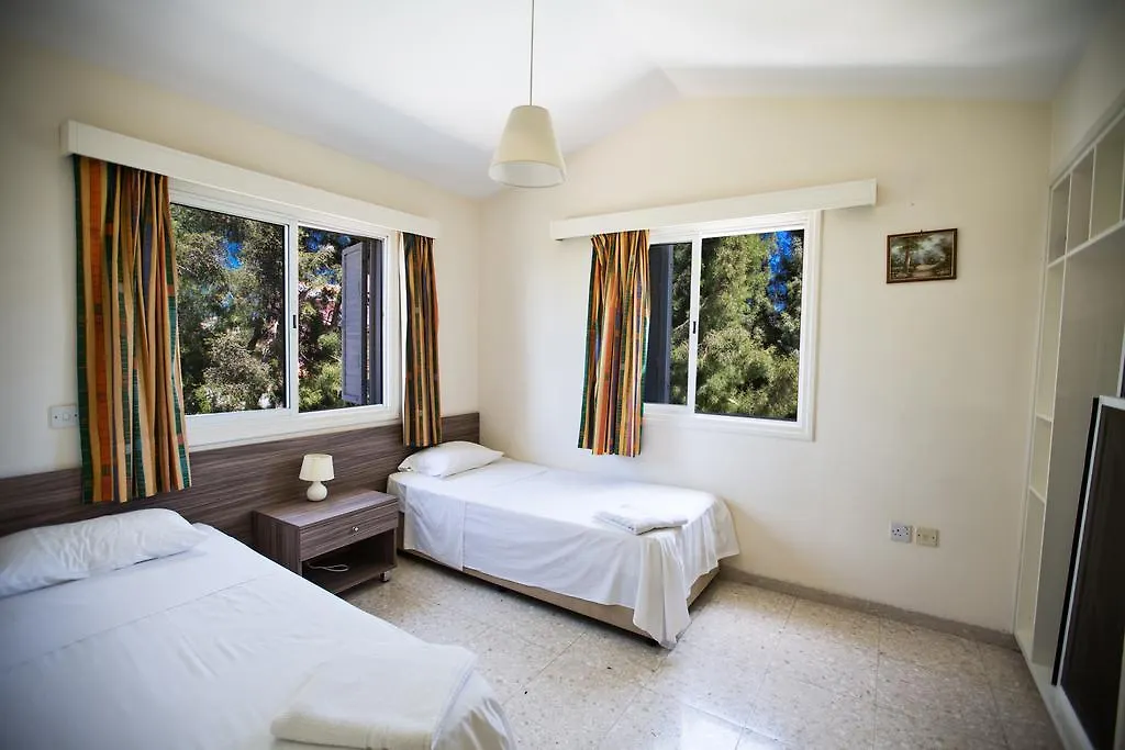 Merab Center Villas 아이아 나파