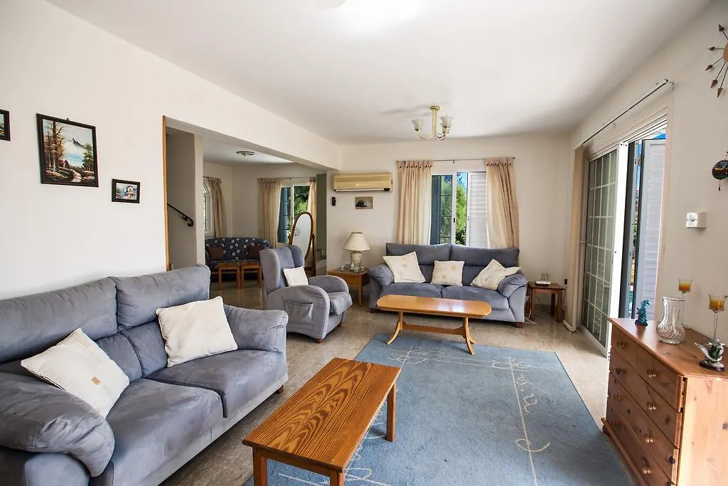 Merab Center Villas 아이아 나파